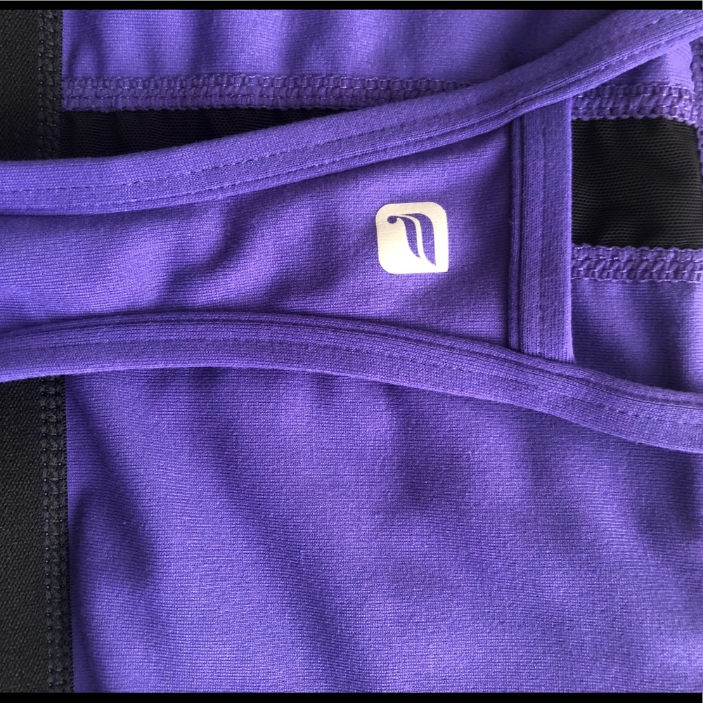 Fabletics Bundle tanks - Picture 8 of 9